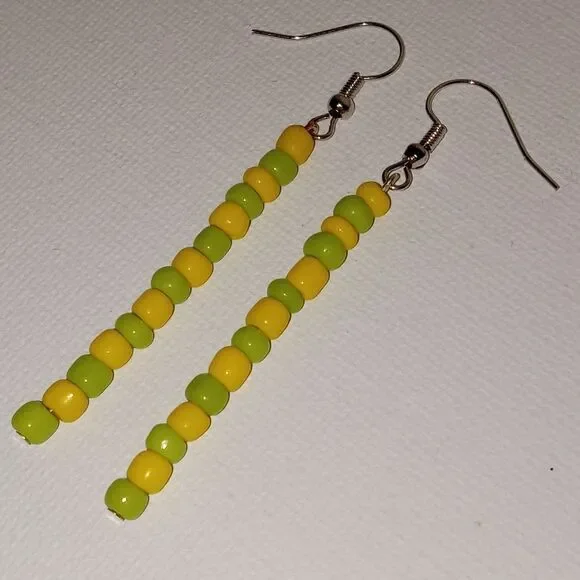💍Yellow and green beaded stick earrings - Picture 3 of 3